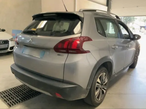 Peugeot 2008 1.2 PureTech Allure 4