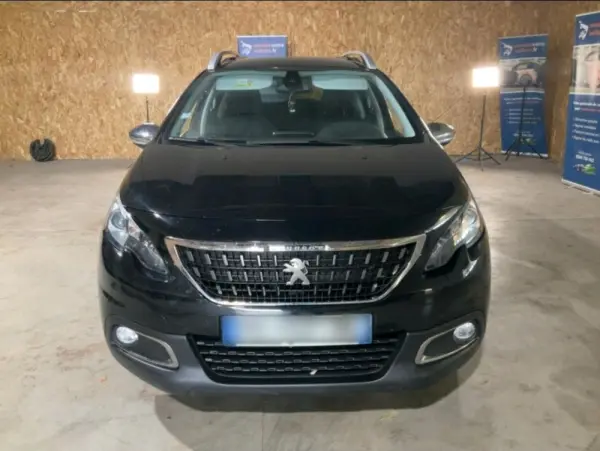 Peugeot 2008 1.2 PureTech Style 6
