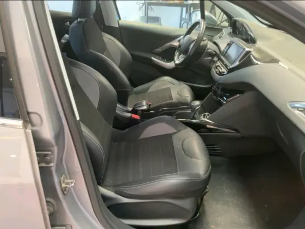Peugeot 2008 1.2 PureTech Allure EAT6 6