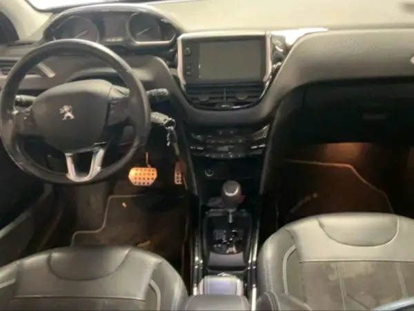Peugeot 2008 1.2 PureTech Crossway EAT6 4