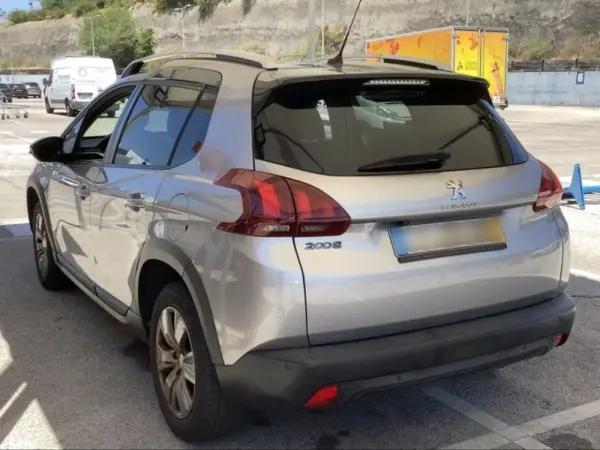 Peugeot 2008 Outro 5