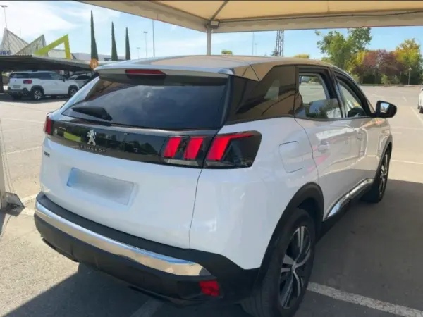 Peugeot 3008 1.2 PureTech Allure Pack 6