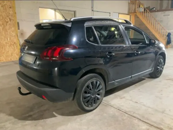 Peugeot 2008 1.2 PureTech Style 7