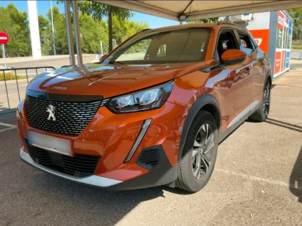 Peugeot 2008 PureTech 130 EAT8 Allure 1