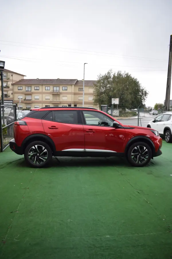 Peugeot 2008 PureTech 100 Allure 12