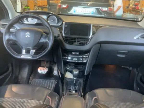 Peugeot 2008 1.2 PureTech GT Line EAT6 2