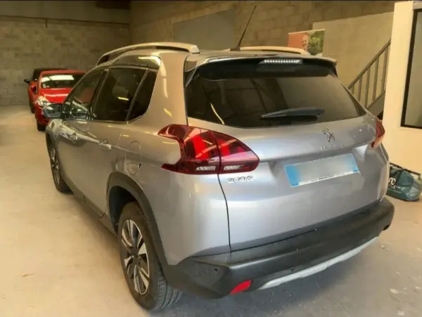 Peugeot 2008 1.2 PureTech Allure EAT6 2