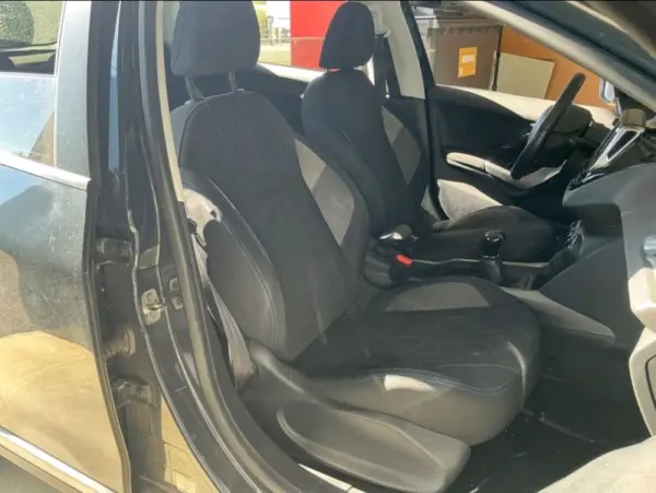 Peugeot 2008 1.2 VTi Active 2