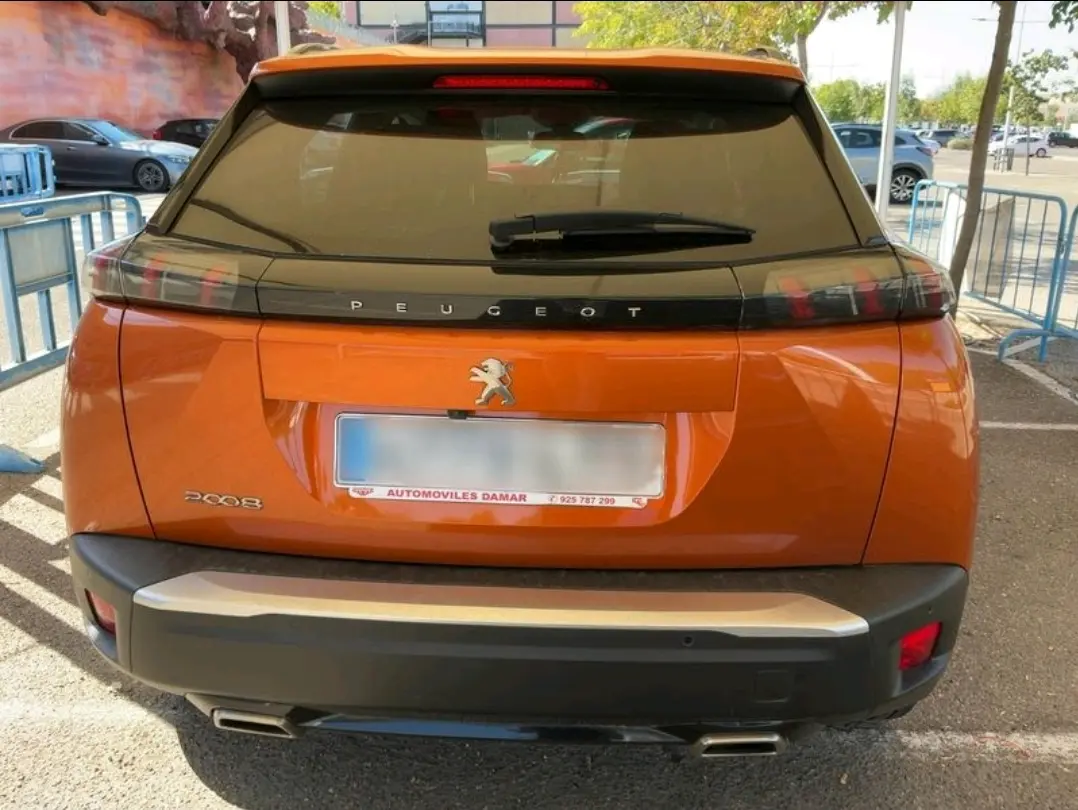Peugeot 2008 PureTech 130 EAT8 Allure 5