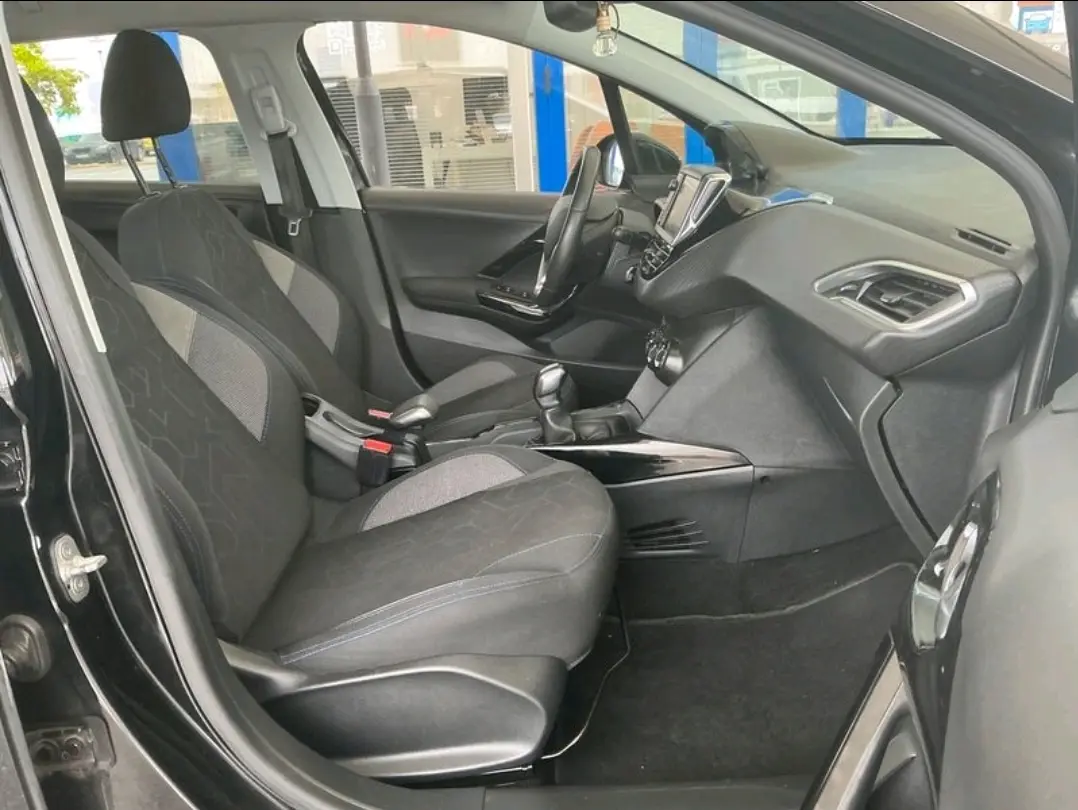 Peugeot 2008 Outro 7