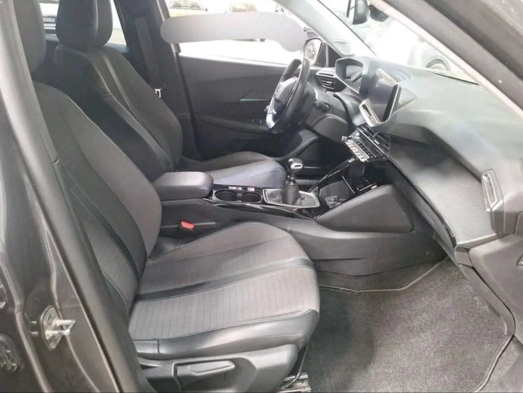 Peugeot 2008 PureTech 100 Allure 9