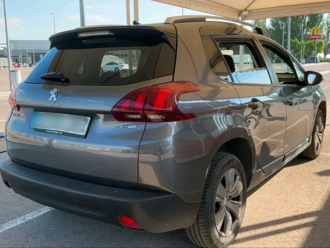 Peugeot 2008 1.2 PureTech Style 5
