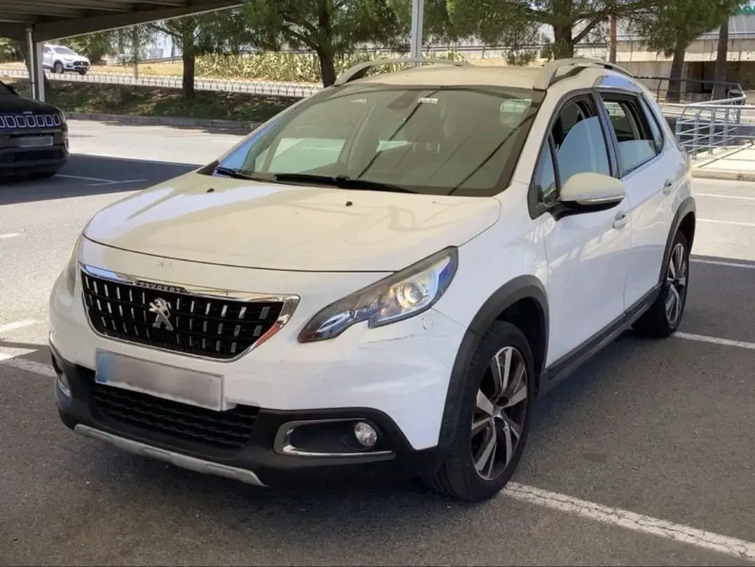 Peugeot 2008 1.2 PureTech Allure 1
