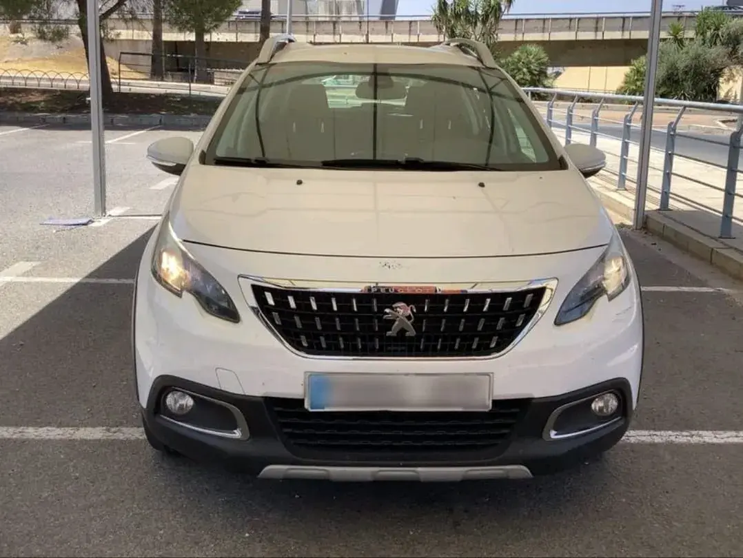 Peugeot 2008 1.2 PureTech Allure 2