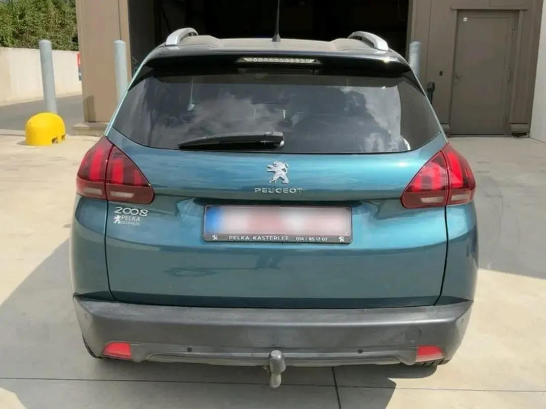 Peugeot 2008 1.2 PureTech Signature 4