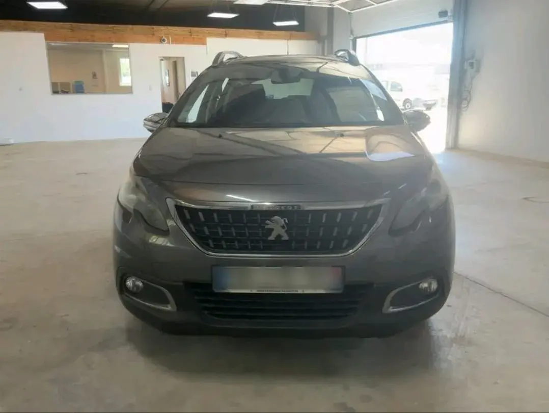 Peugeot 2008 1.2 vti style 2