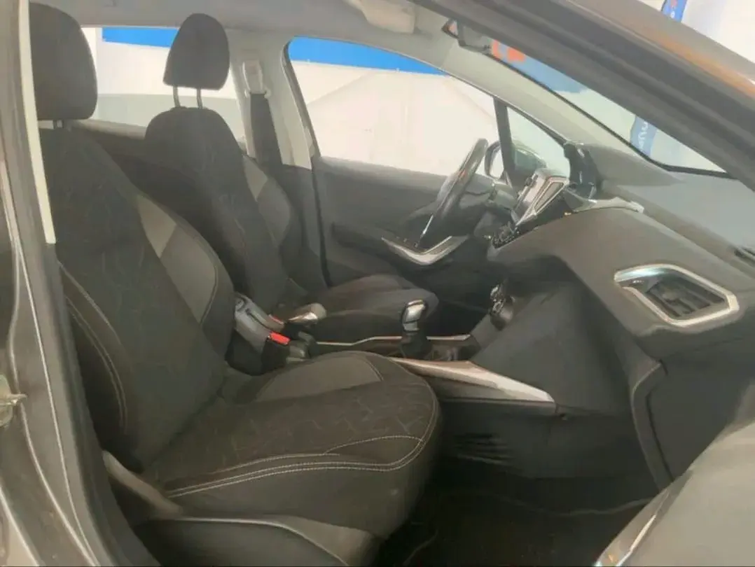 Peugeot 2008 1.2 vti style 3