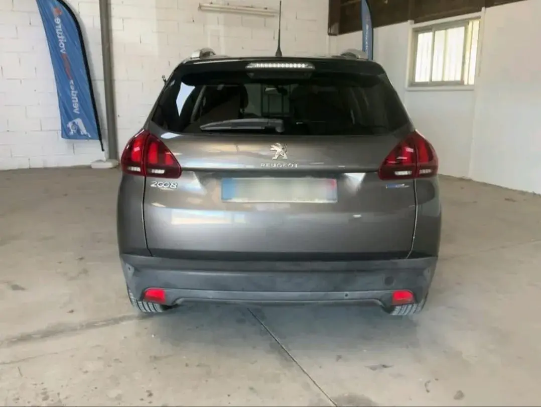 Peugeot 2008 1.2 vti style 4
