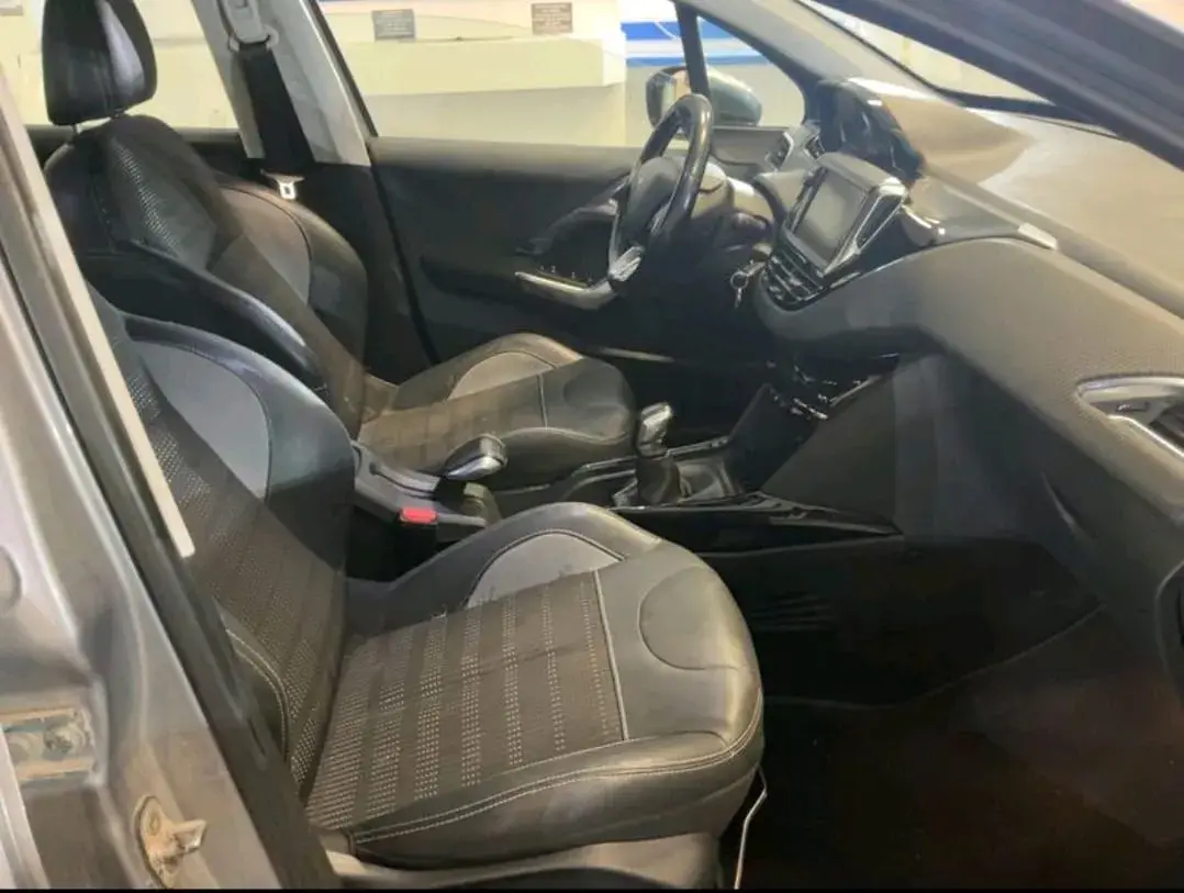 Peugeot 2008 1.2 PureTech Allure 3