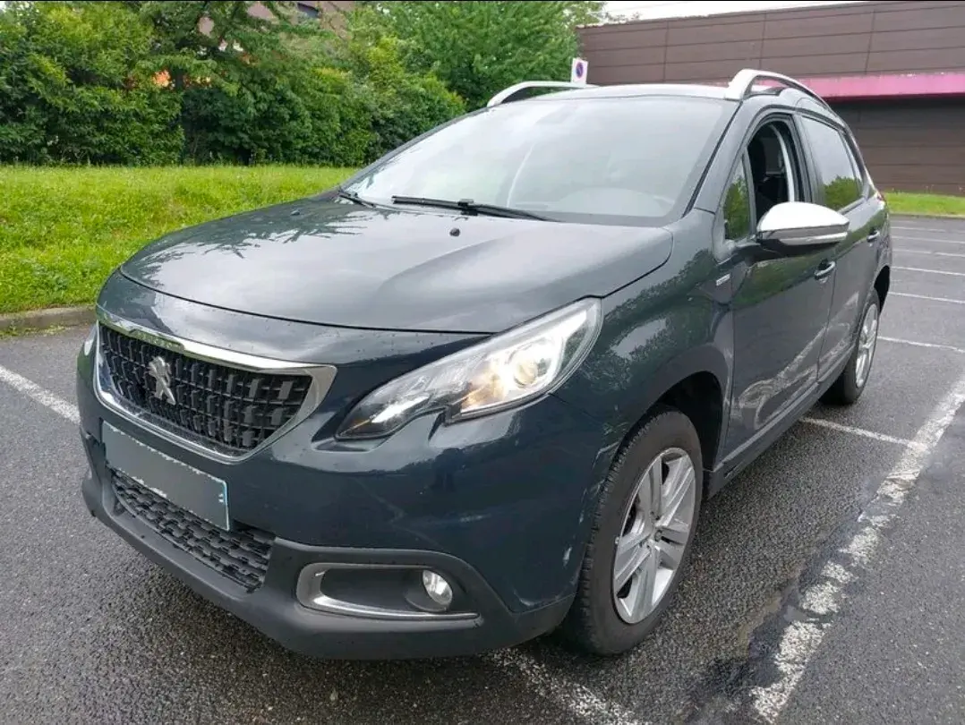 Peugeot 2008 1.2 PureTech Style 1