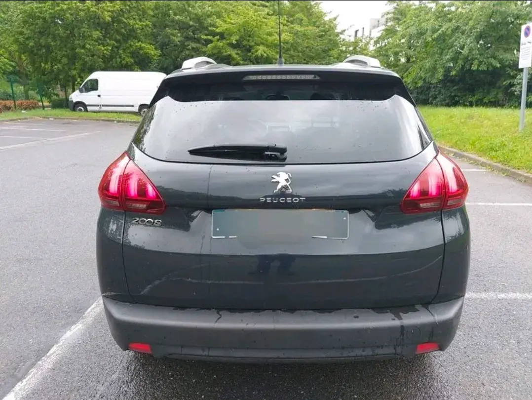 Peugeot 2008 1.2 PureTech Style 7