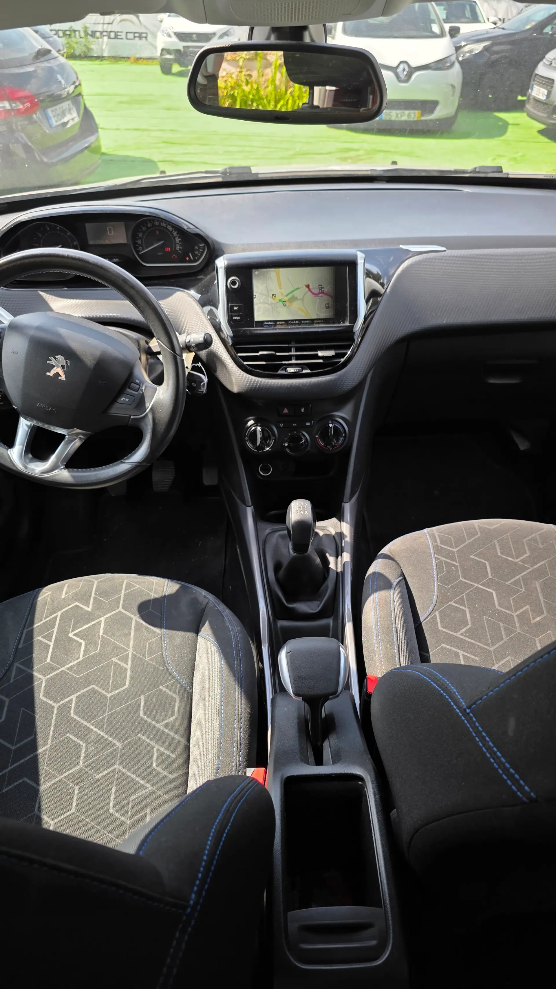 Peugeot 2008 1.2 e-THP Style 5
