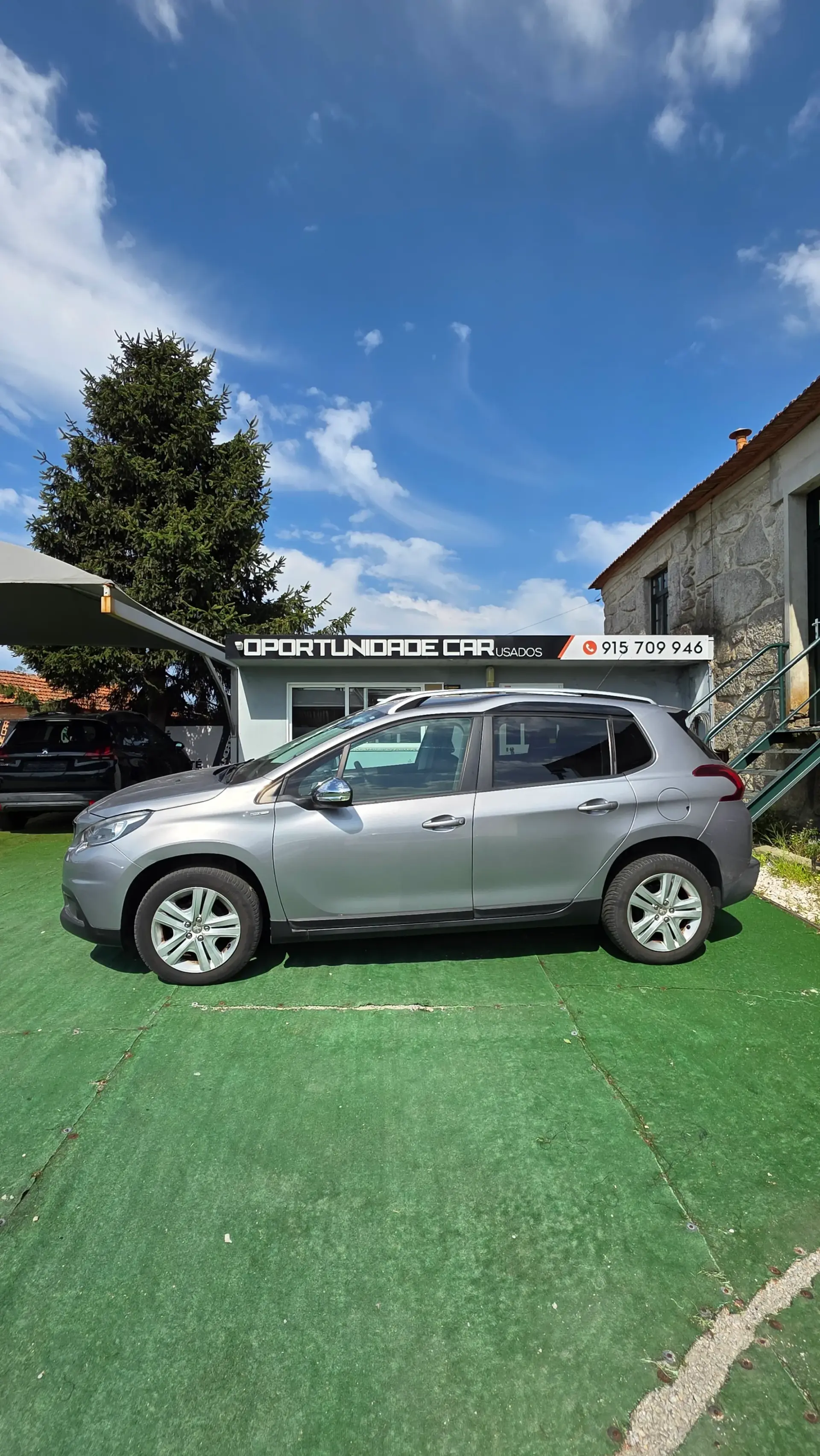 Peugeot 2008 1.2 e-THP Style 6