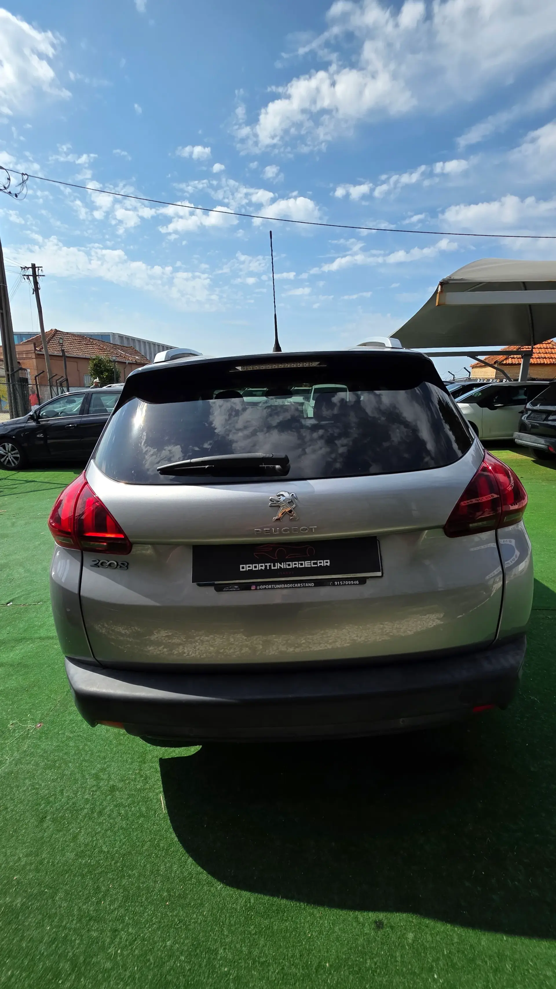Peugeot 2008 1.2 e-THP Style 10