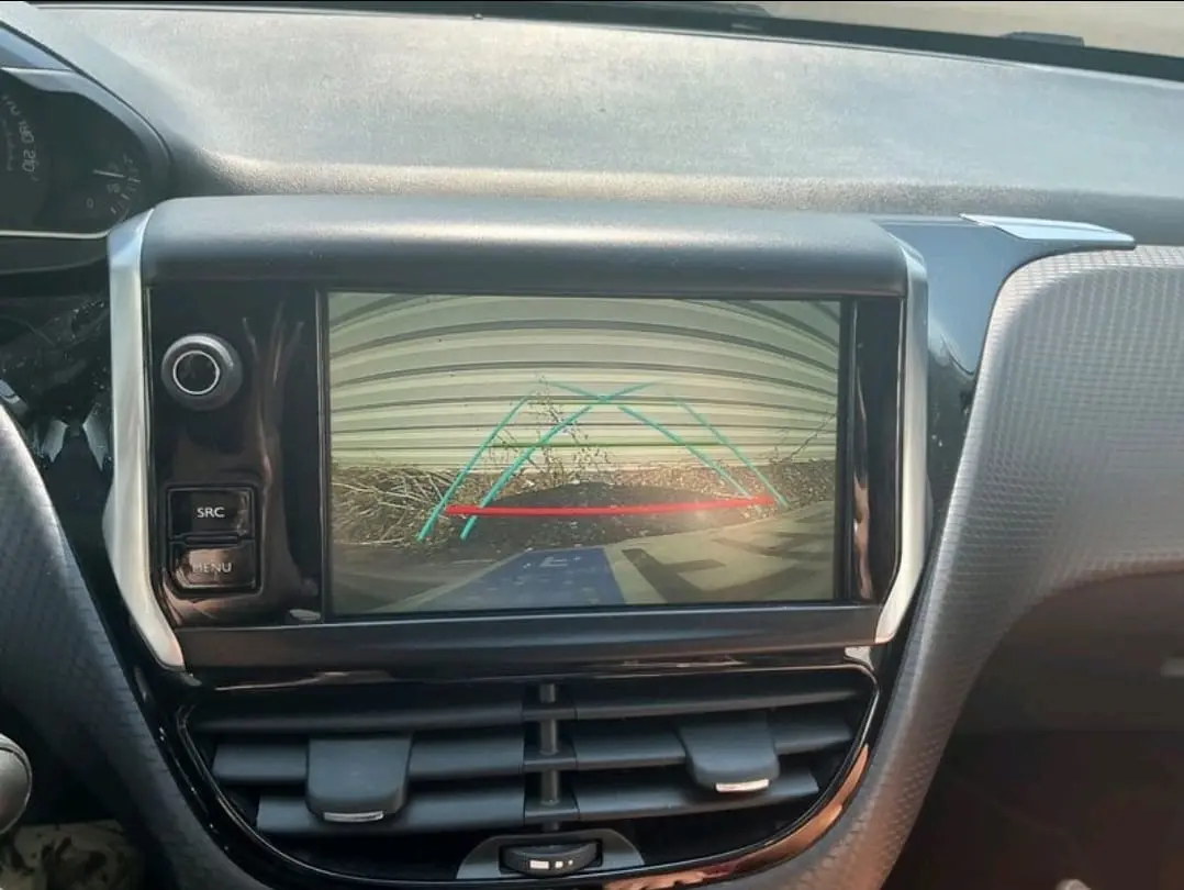 Peugeot 2008 Outro 6