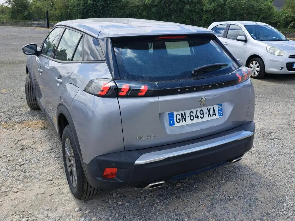 Peugeot 2008 Outro 3