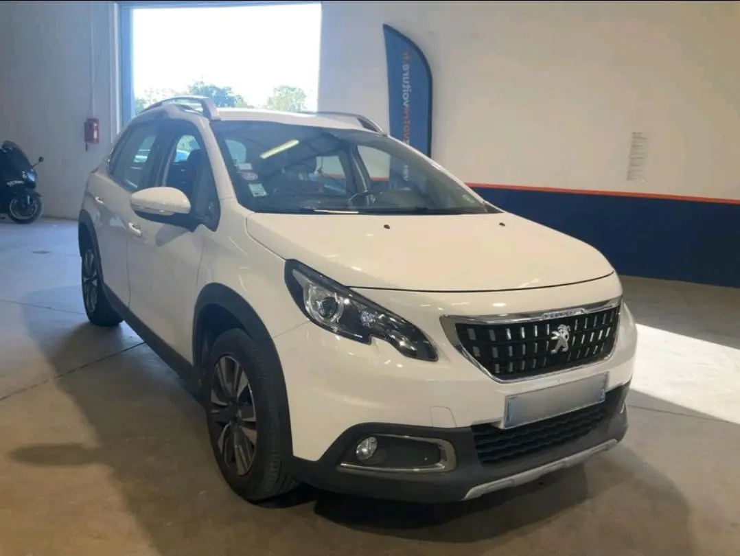 Peugeot 2008 1.2 VTi Allure 4