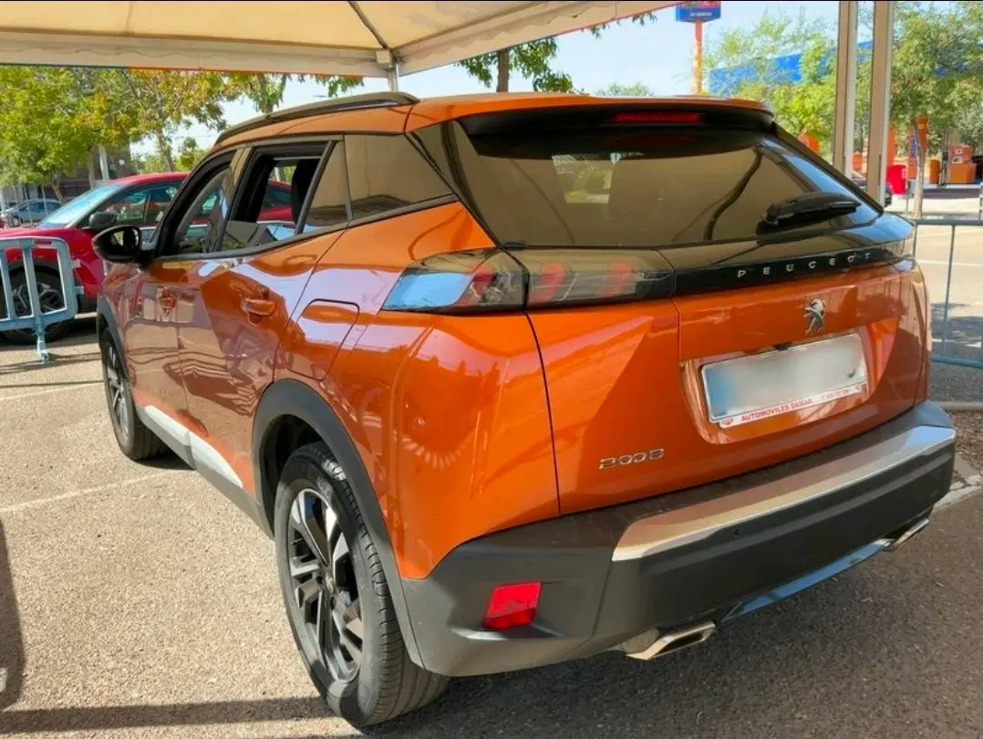 Peugeot 2008 PureTech 130 EAT8 Allure 2