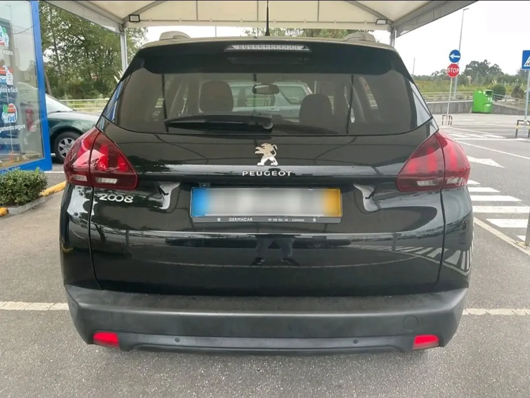 Peugeot 2008 Outro 3