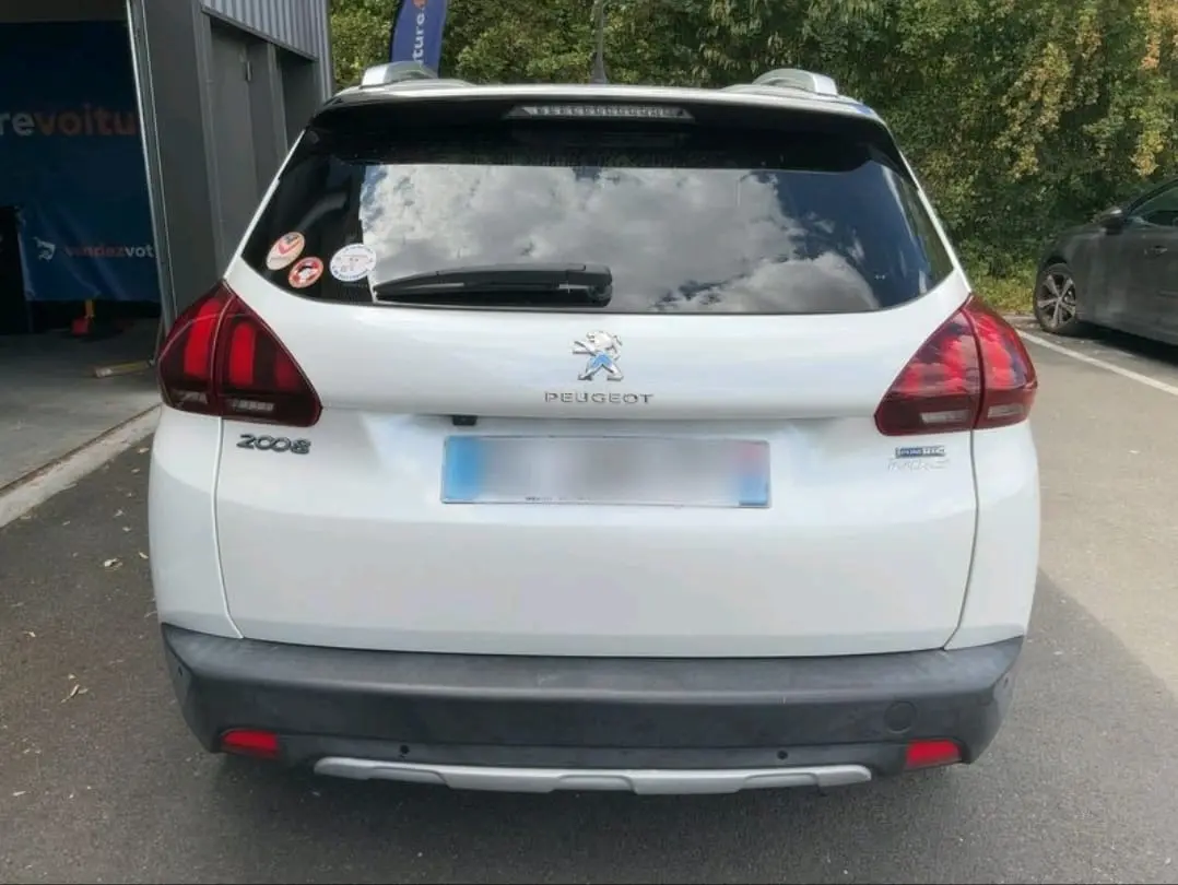 Peugeot 2008 1.2 PureTech Crossway EAT6 5