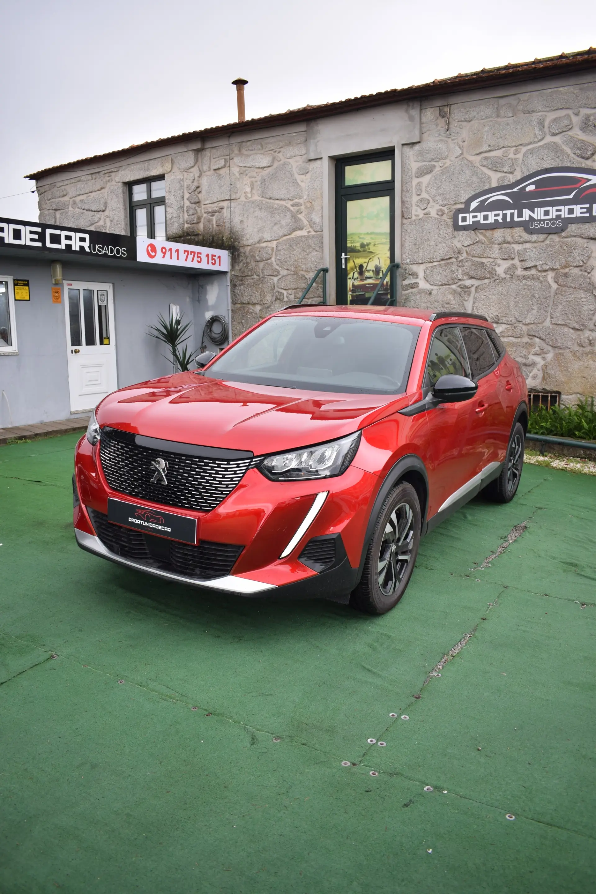 Peugeot 2008 PureTech 100 Allure 1