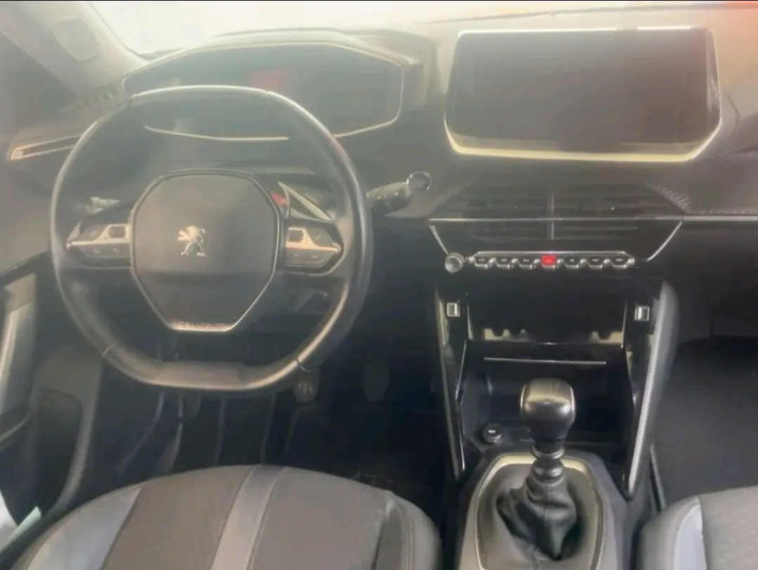 Peugeot 2008 1.2 PureTech Allure 3