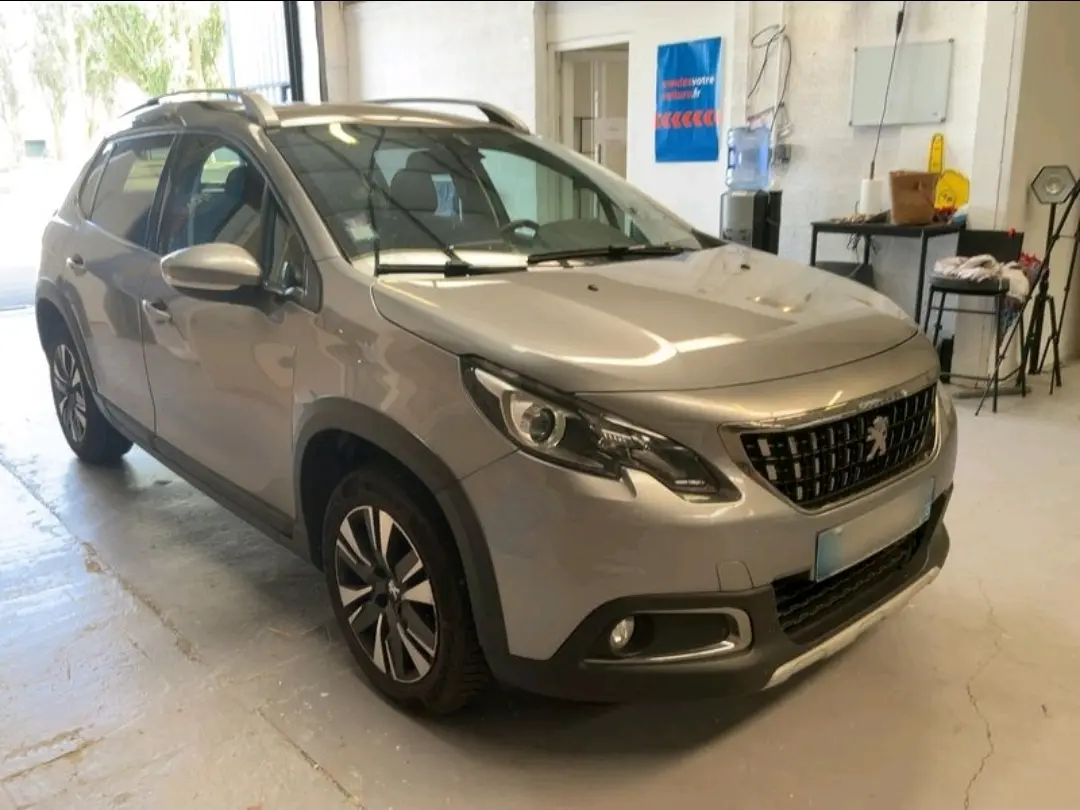 Peugeot 2008 1.2 PureTech Allure EAT6 4