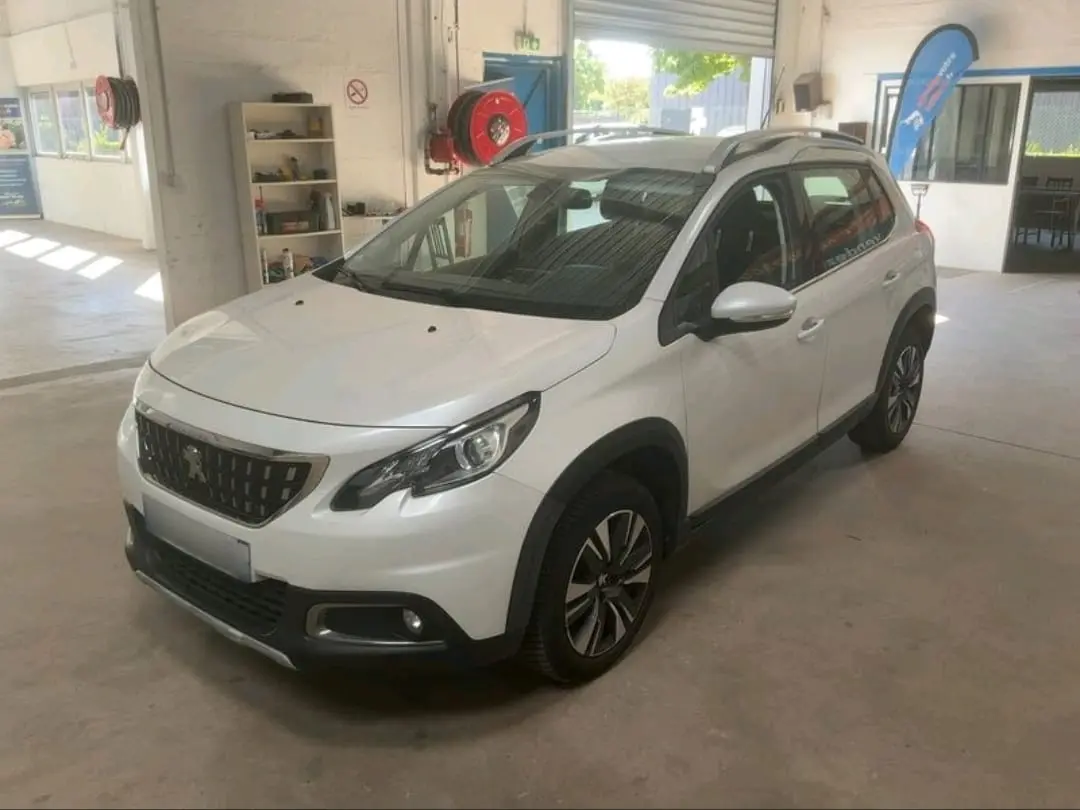 Peugeot 2008 1.2 PureTech Allure 1