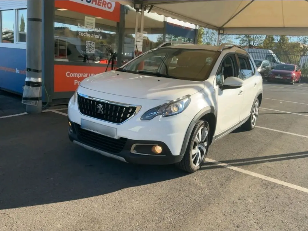 Peugeot 2008 1.2 PureTech Allure 1