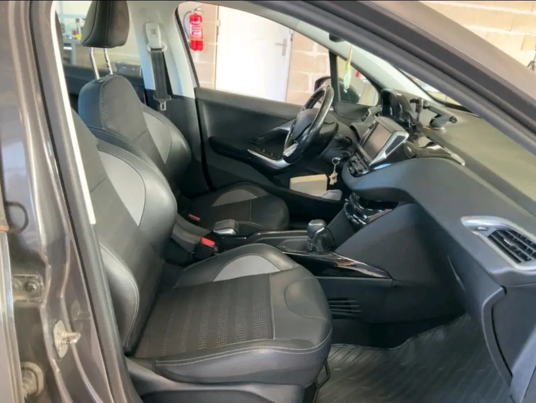 Peugeot 2008 1.2 PureTech Allure EAT6 6