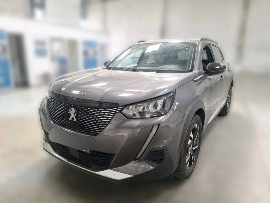 Peugeot 2008 PureTech 100 Allure 4
