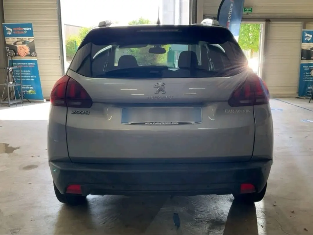Peugeot 2008 Outro 4