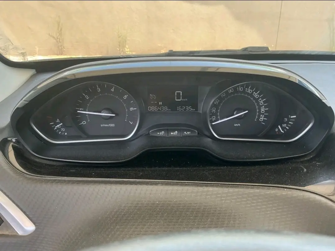 Peugeot 2008 Outro 4