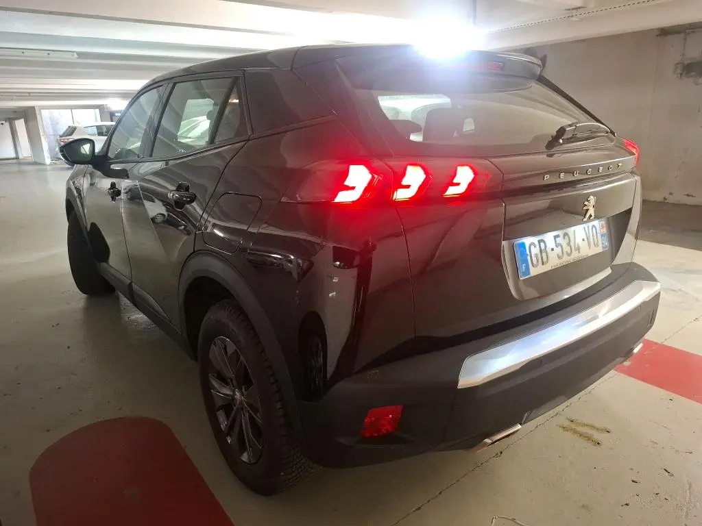 Peugeot 2008 PureTech 130 EAT8 Active Pack 4
