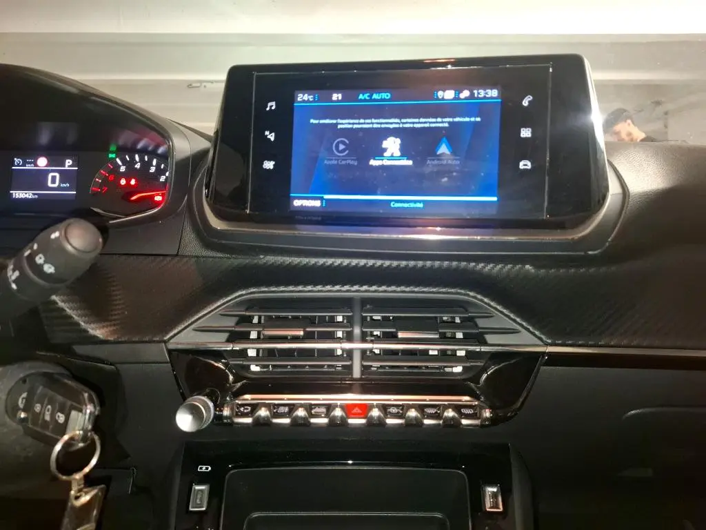 Peugeot 2008 PureTech 130 EAT8 Active Pack 6