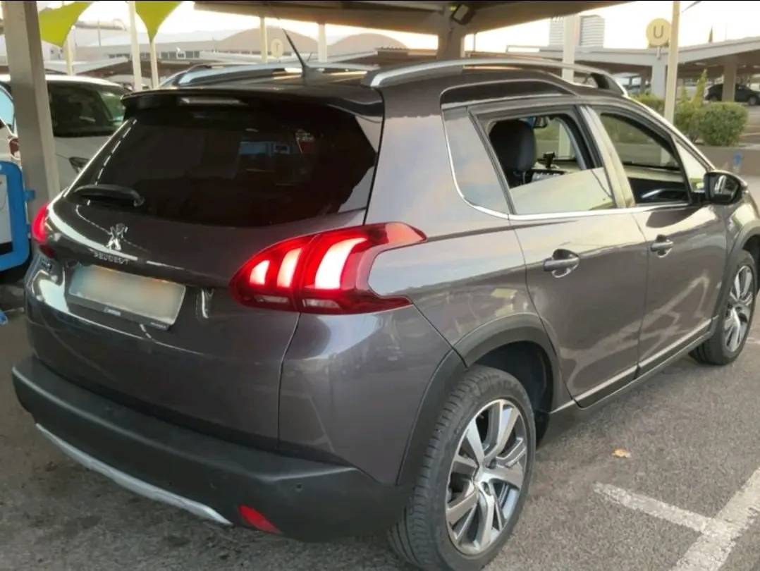 Peugeot 2008 1.2 PureTech Allure 6