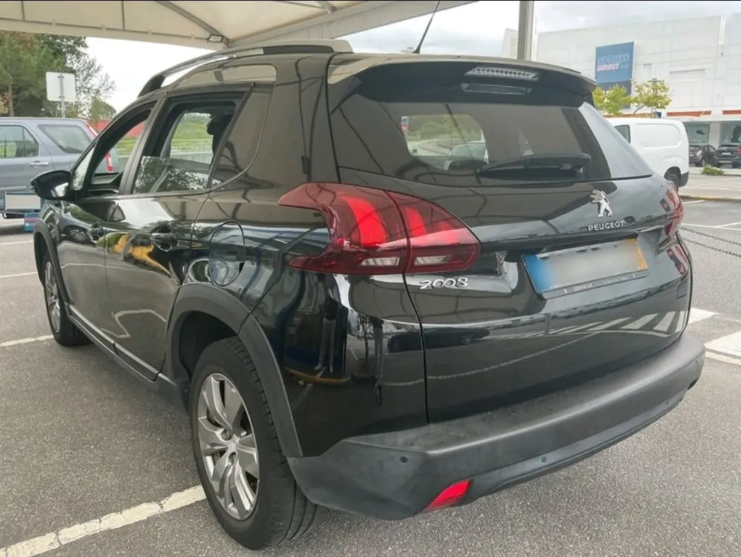 Peugeot 2008 Outro 2