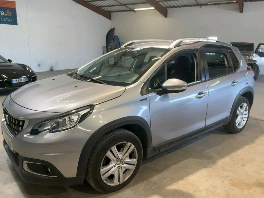 Peugeot 2008 1.2 PureTech Signature EAT6 2