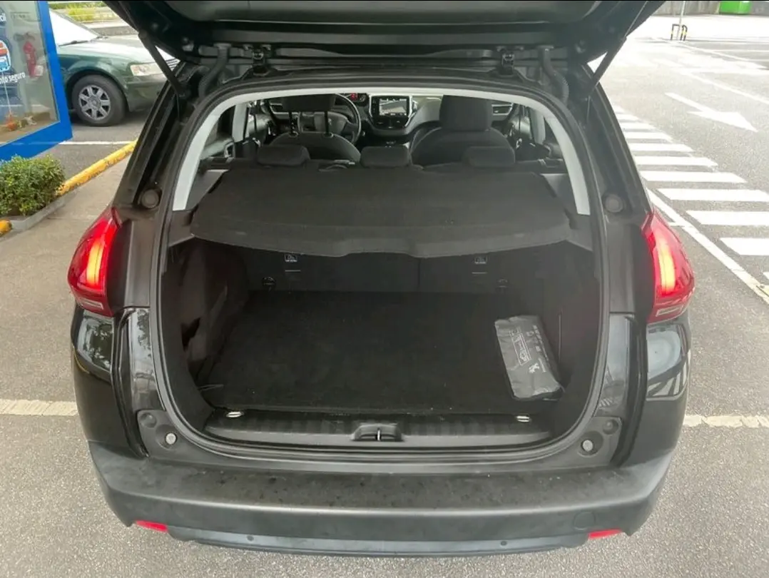 Peugeot 2008 Outro 6