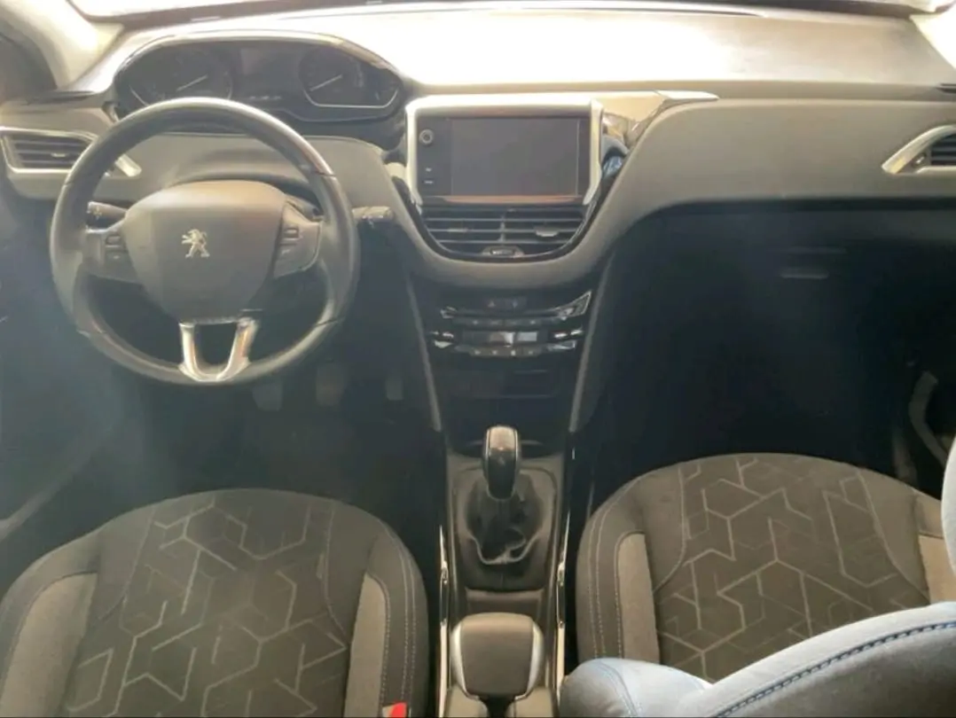 Peugeot 2008 Outro 3